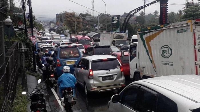 114 Ribu Kendaraan Padati Kawasan Puncak Bogor Kemarin