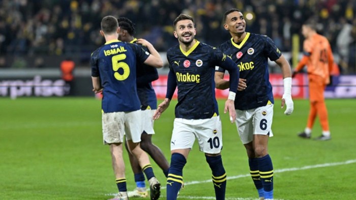 Hasil Fenerbahce vs Union Saint-Gilloise: Diwarnai Dua Kartu