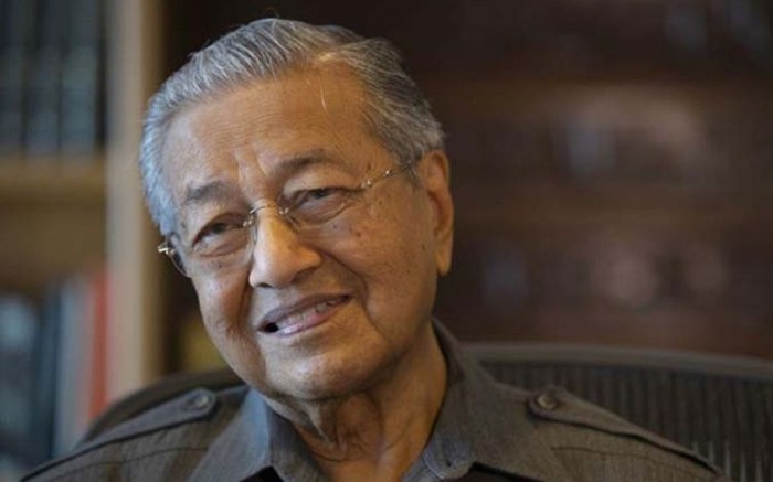 Kesehatan Mahathir Mohamad Memburuk: Dampaknya pada Politik Malaysia